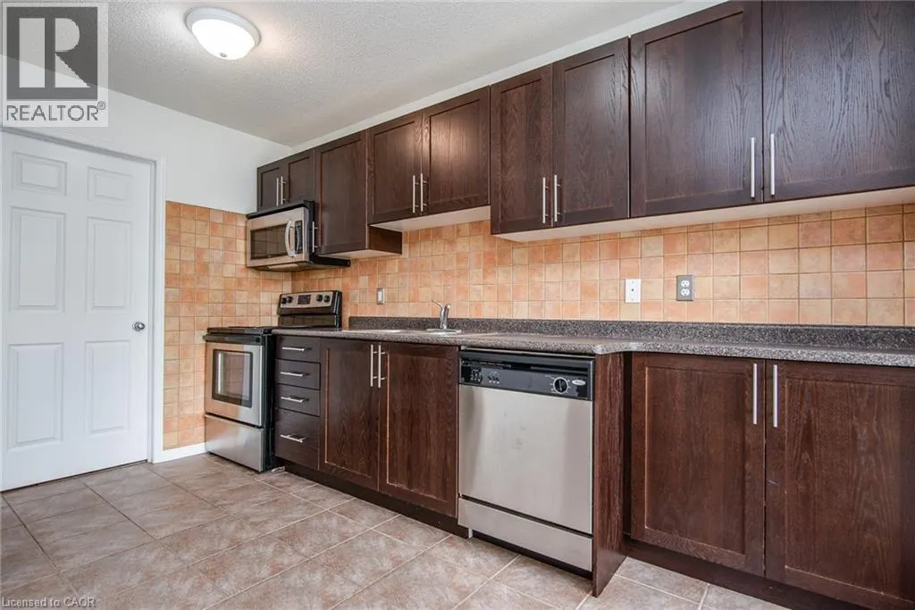 950 HIGHLAND Drive W Unit# 32, #32