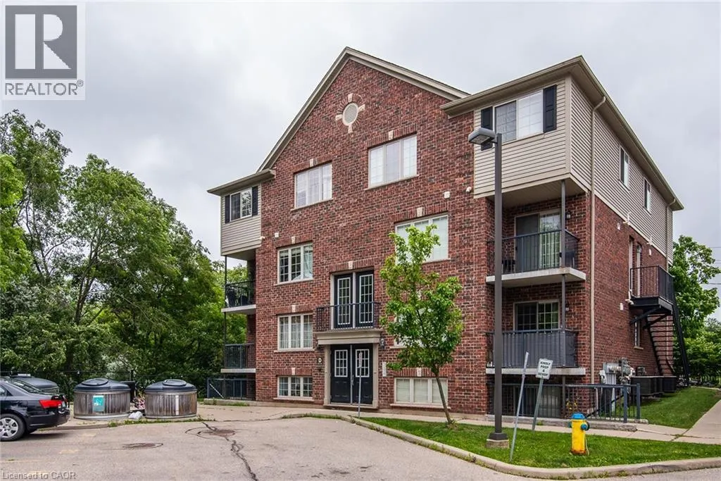 950 HIGHLAND Drive W Unit# 32, #32