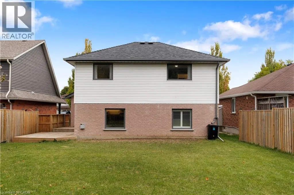 427 DANSBURY Drive