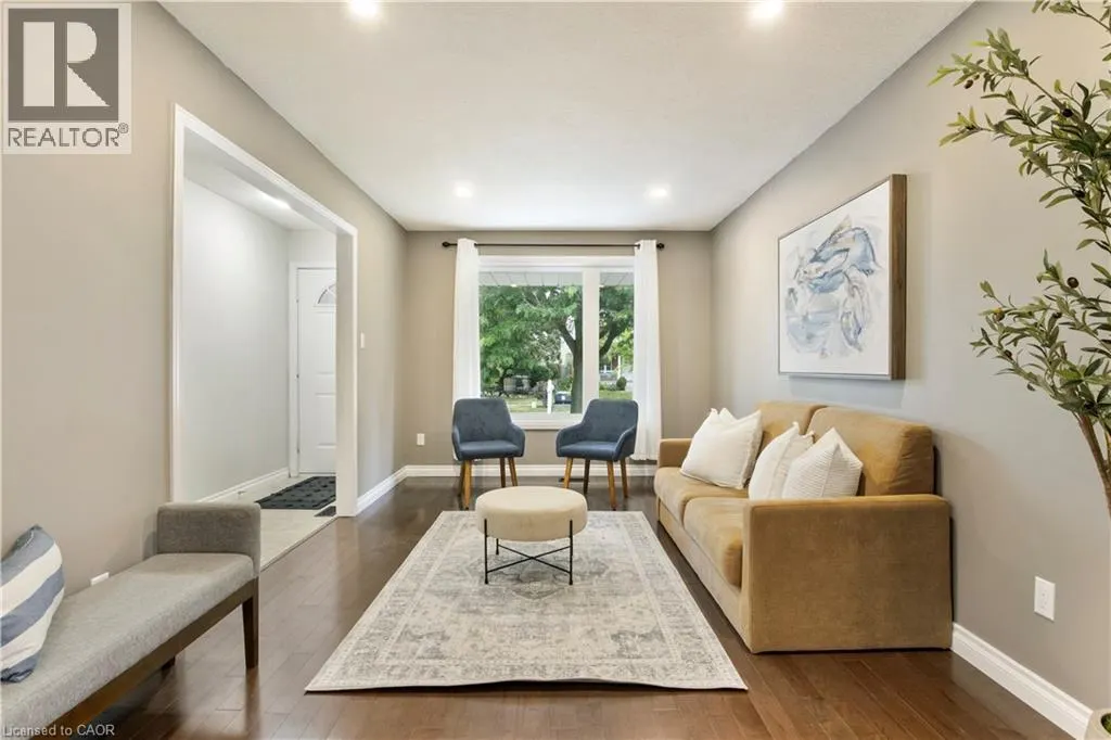 427 DANSBURY Drive