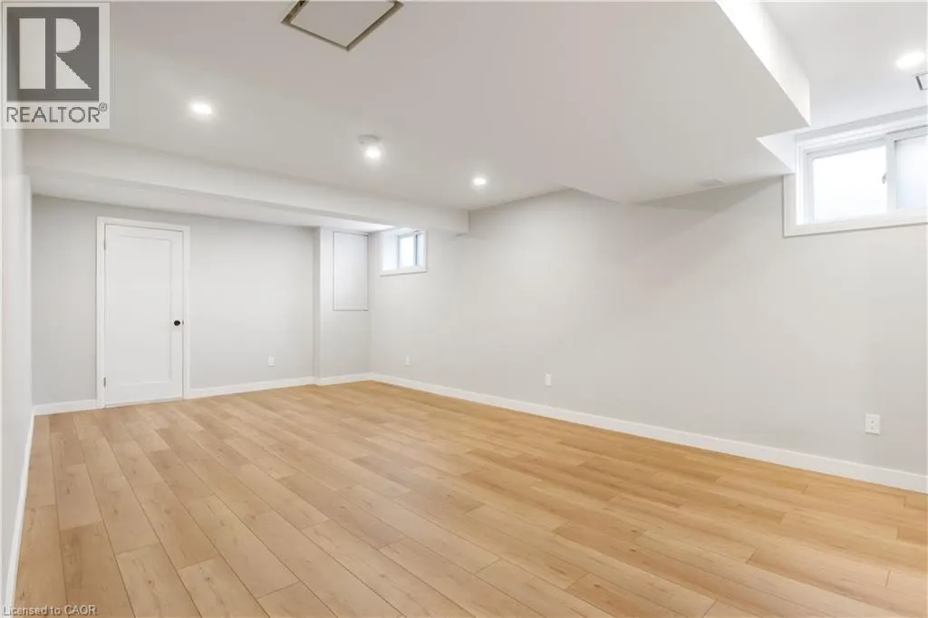 427 DANSBURY Drive