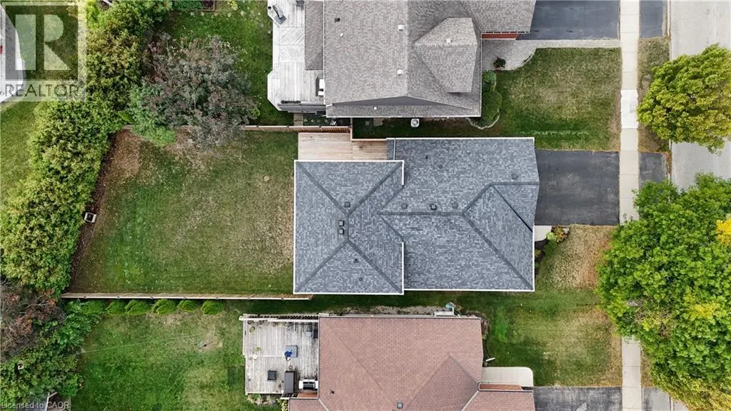 427 DANSBURY Drive