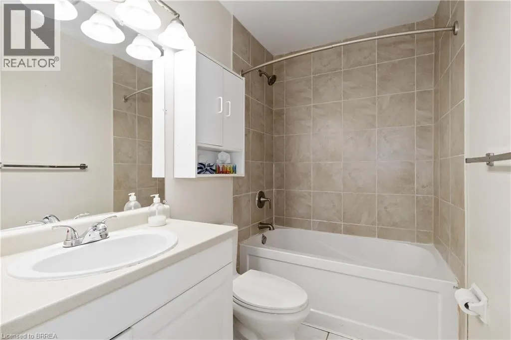 671 WEST Street Unit# B, #B