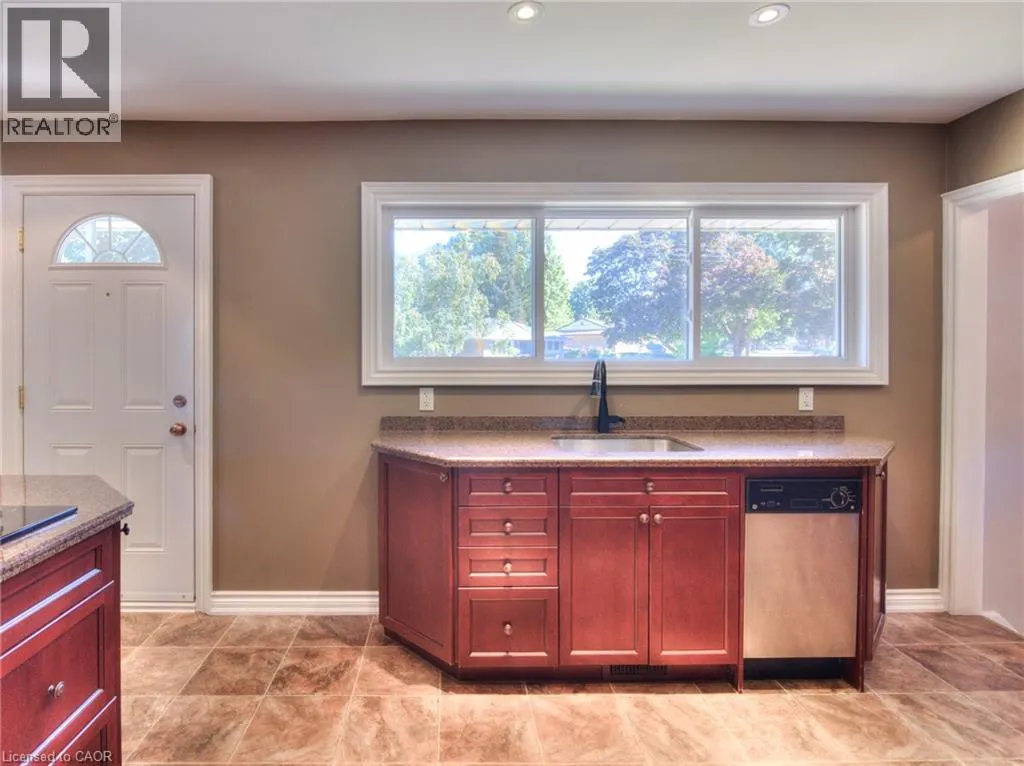 71 BROADMOOR Avenue