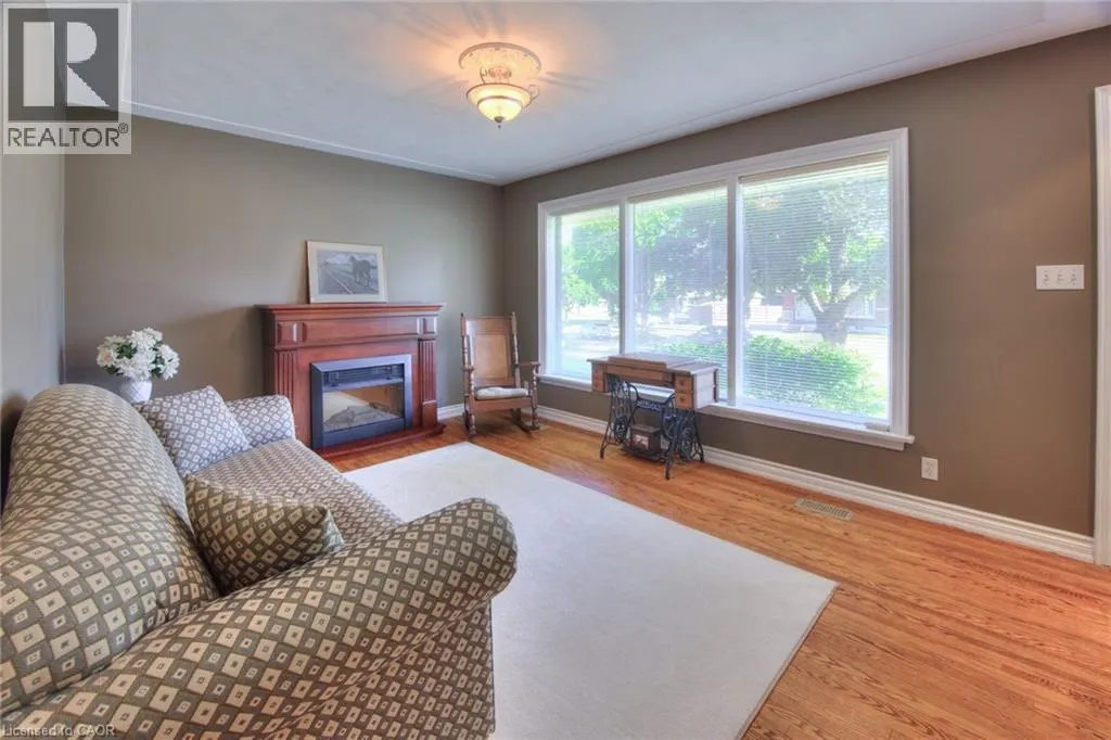 71 BROADMOOR Avenue