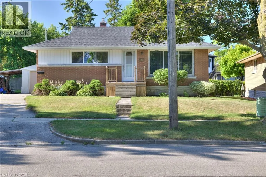 71 BROADMOOR Avenue
