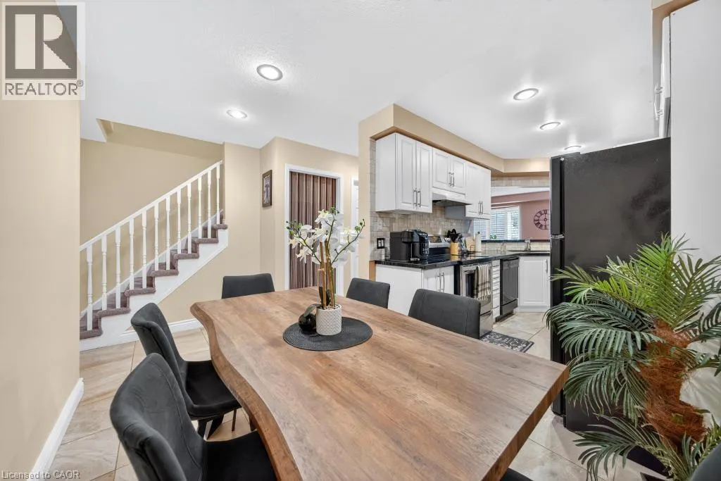 171 HIGHBURY Drive Unit# 28, #28