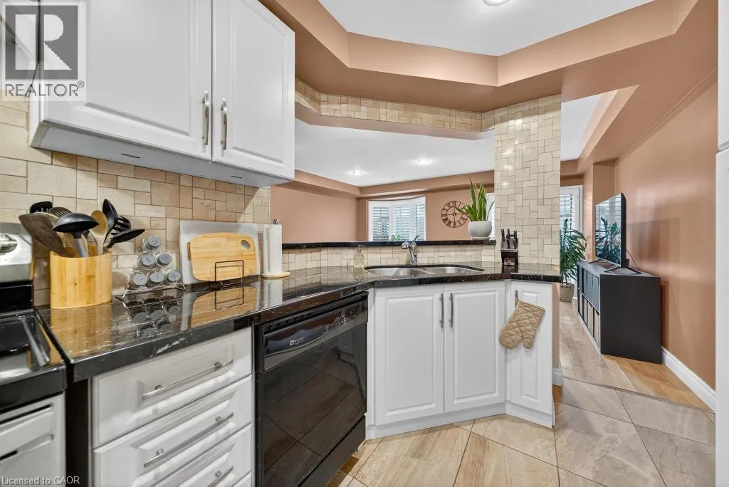 171 HIGHBURY Drive Unit# 28, #28