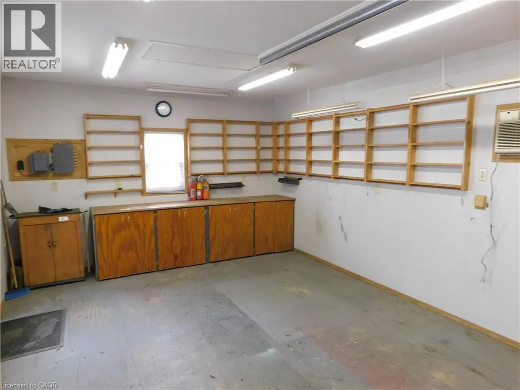 523 E BROAD ST E Street E