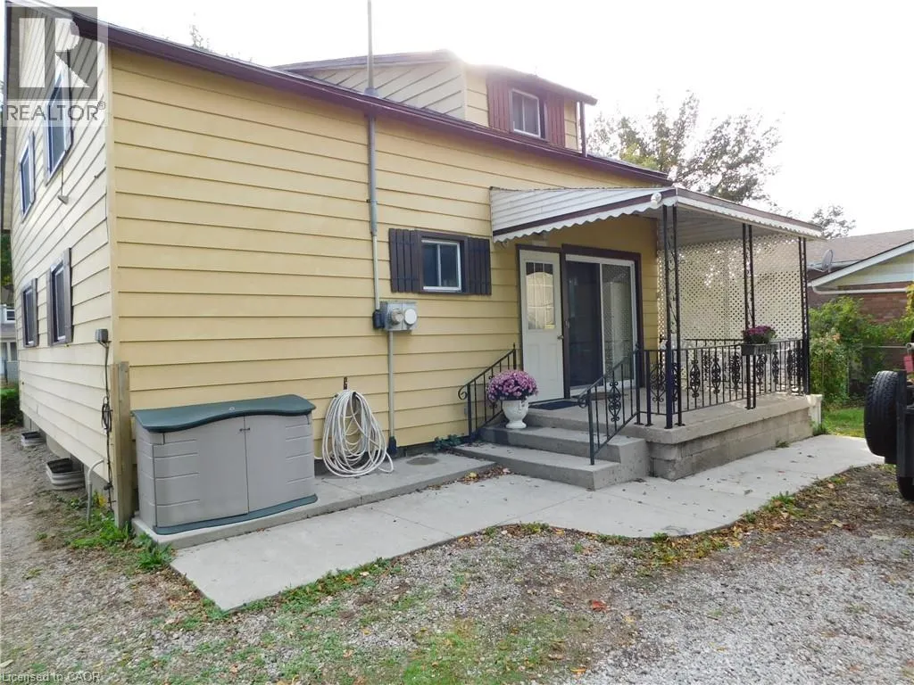 523 E BROAD ST E Street E