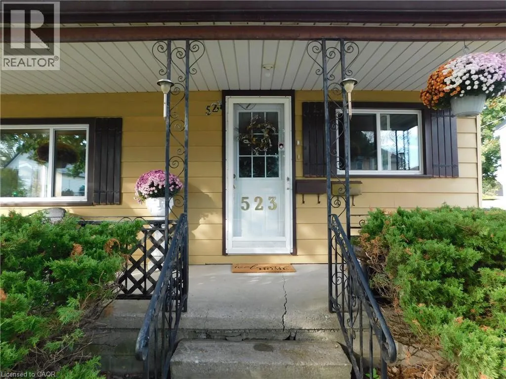 523 E BROAD ST E Street E