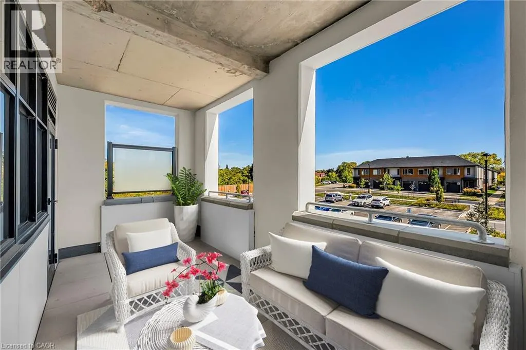 120 HURON Street Unit# 221, #221