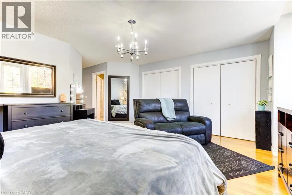 39 KARALEE Crescent
