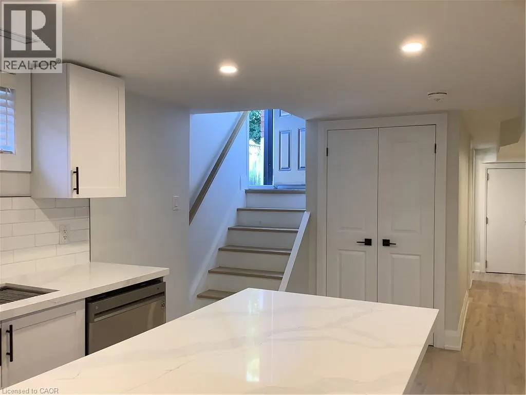 93 PURDY Crescent Unit# 2 - Lower, #2 - Lower