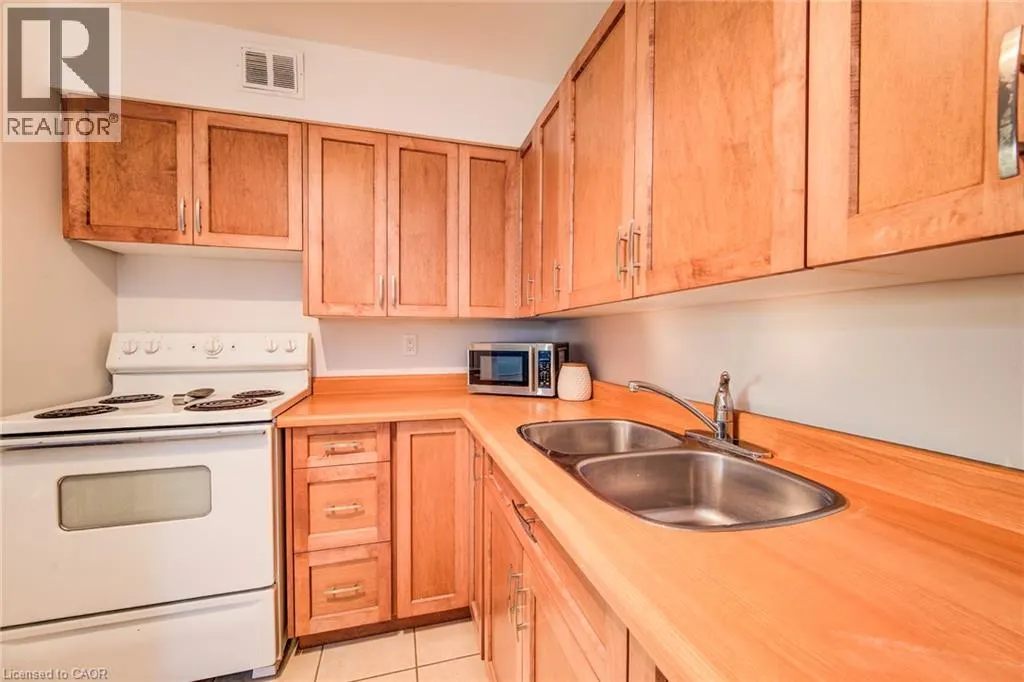58 BRIDGEPORT Road E Unit# 202, #202