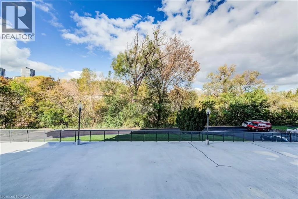 58 BRIDGEPORT Road E Unit# 202, #202