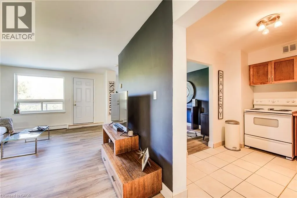 58 BRIDGEPORT Road E Unit# 202, #202