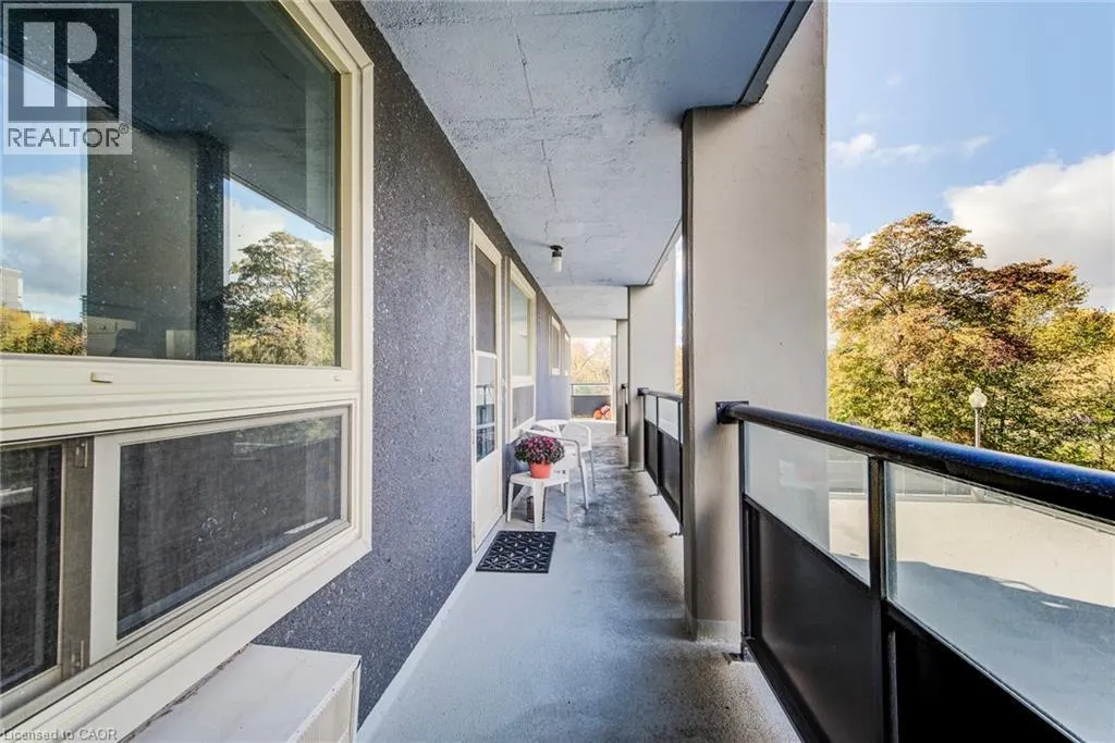 58 BRIDGEPORT Road E Unit# 202, #202