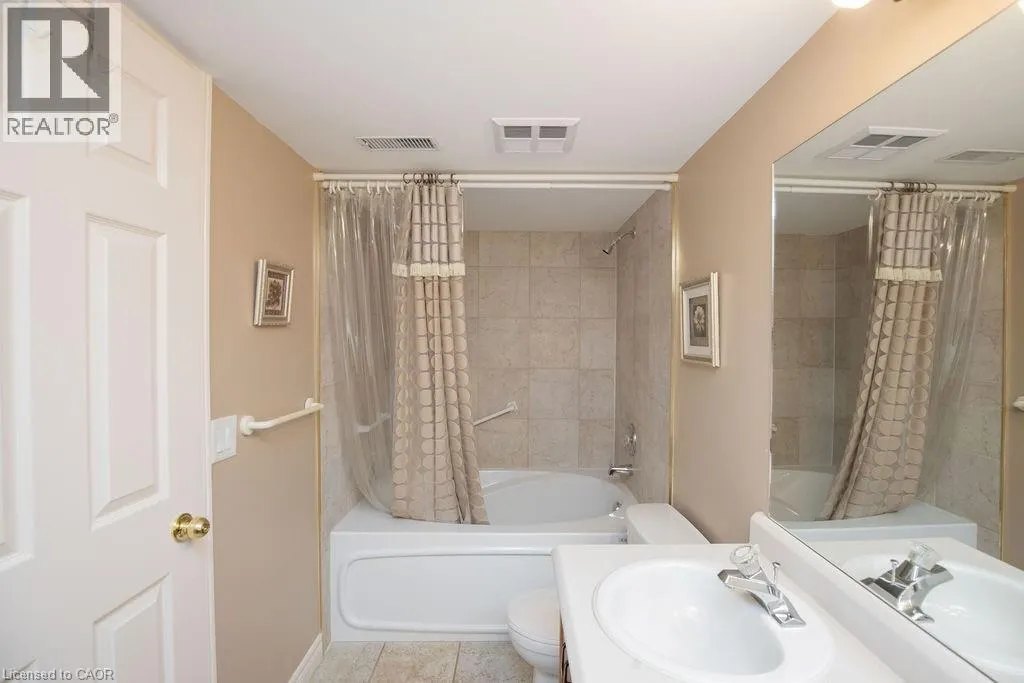 990 GOLF LINKS Road Unit# 202, #202