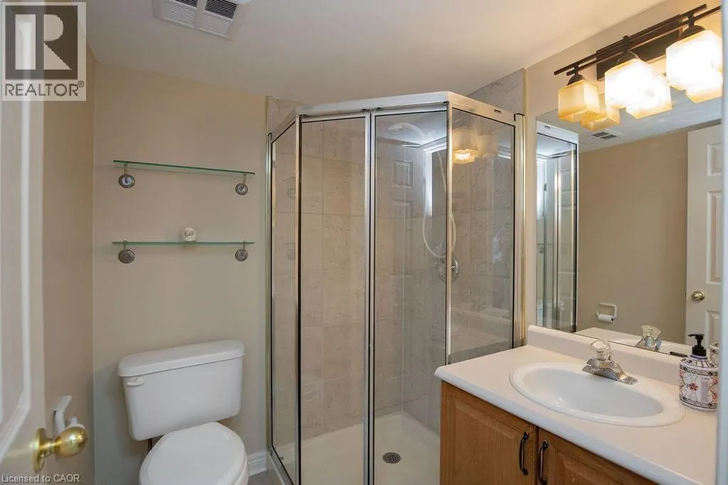 990 GOLF LINKS Road Unit# 202, #202
