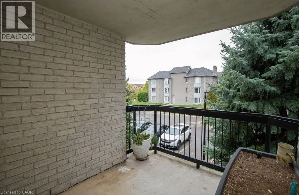 990 GOLF LINKS Road Unit# 202, #202