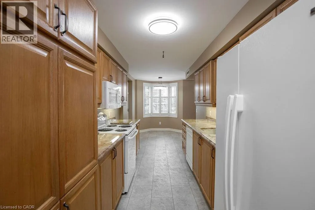 990 GOLF LINKS Road Unit# 202, #202