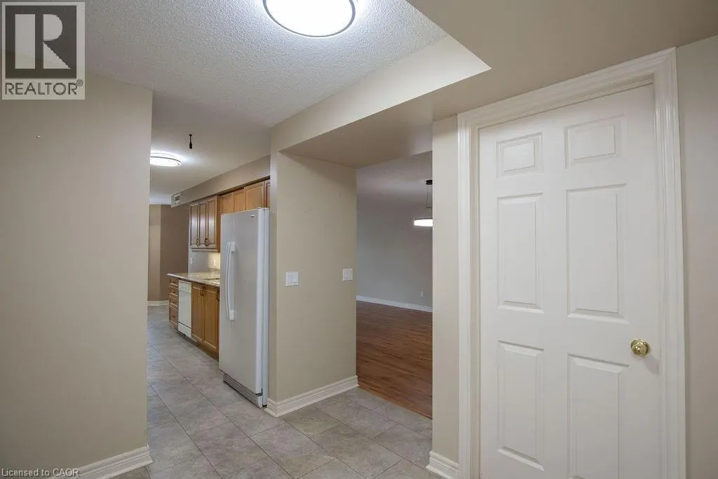 990 GOLF LINKS Road Unit# 202, #202