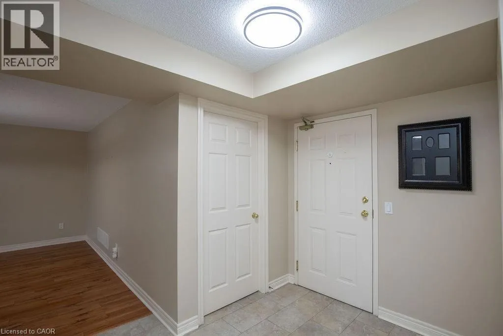 990 GOLF LINKS Road Unit# 202, #202