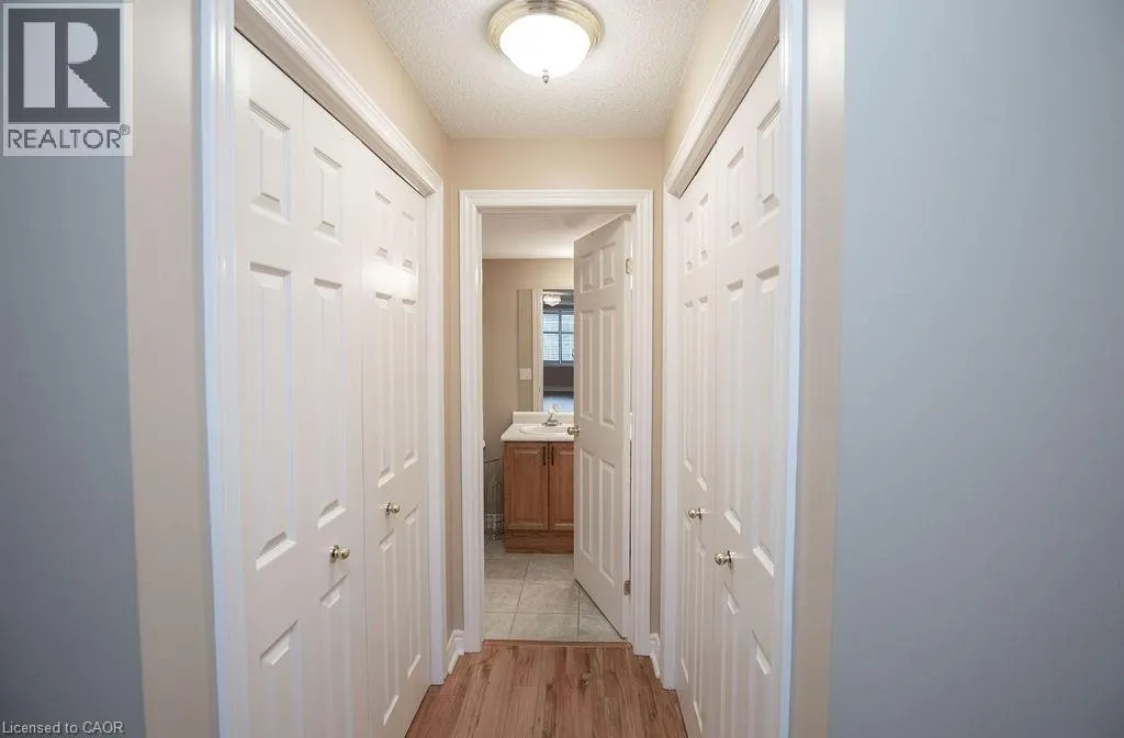 990 GOLF LINKS Road Unit# 202, #202