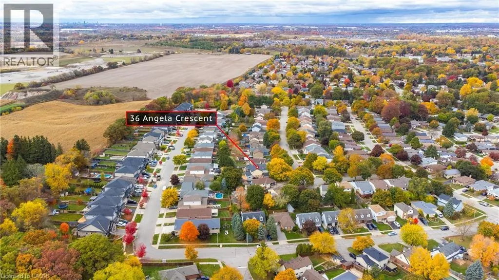 36 ANGELA Crescent