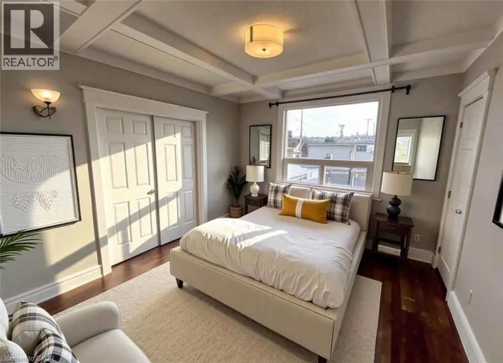 144 LOCKE Street S