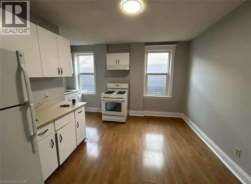 144 LOCKE Street S