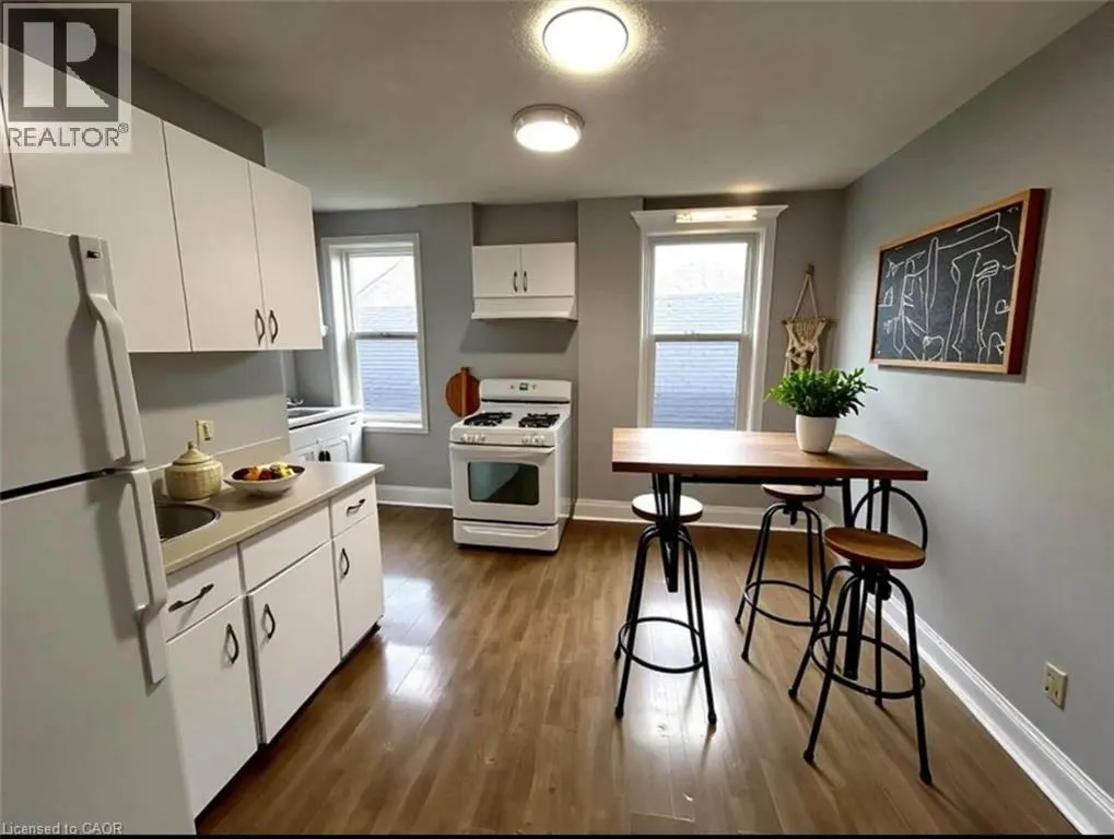 144 LOCKE Street S