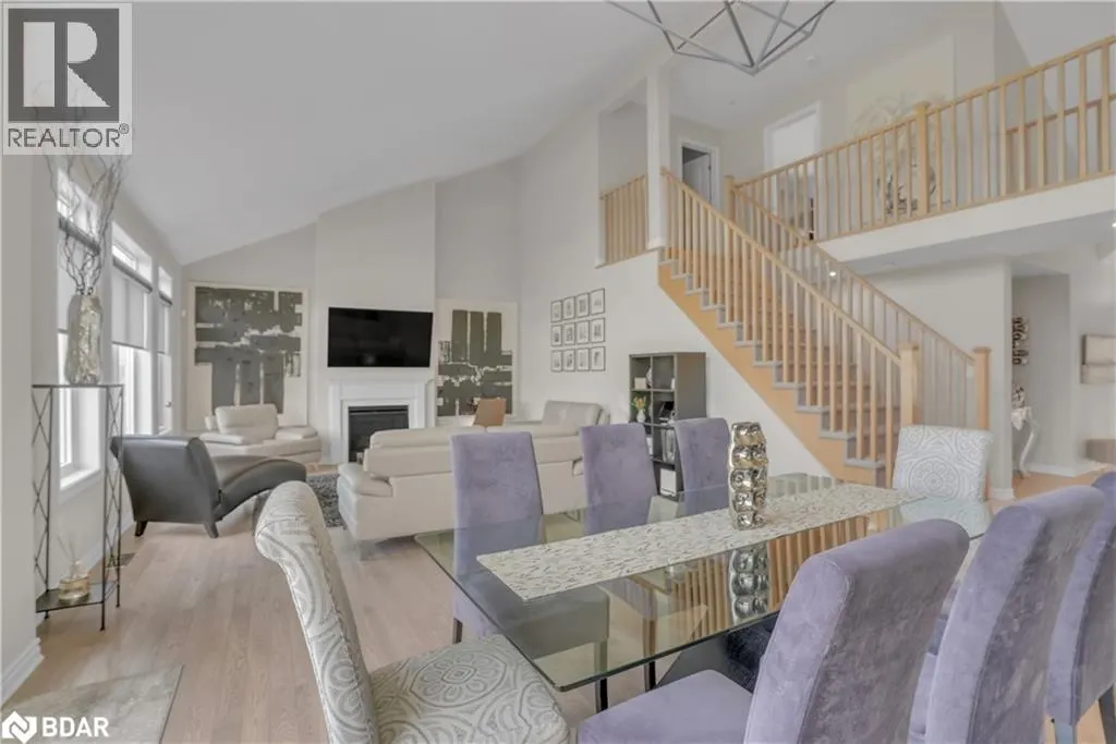 8 SPOONER Crescent