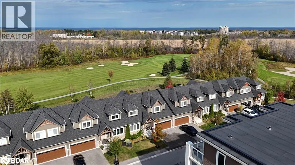 8 SPOONER Crescent
