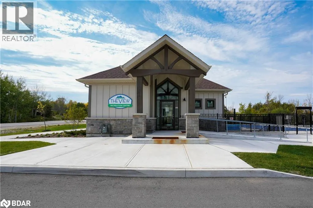 8 SPOONER Crescent
