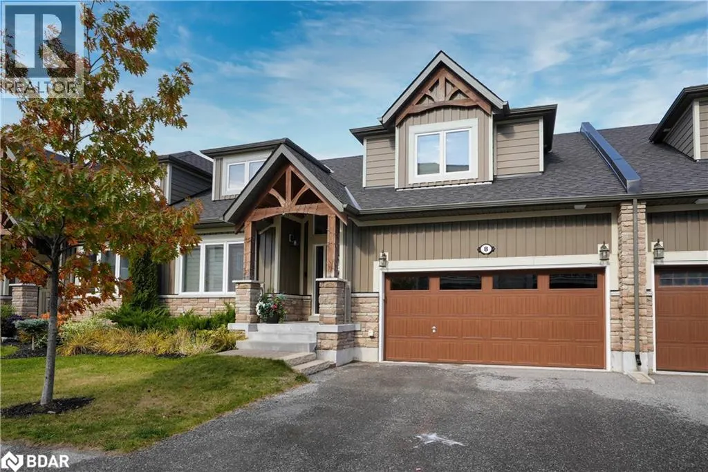 8 SPOONER Crescent