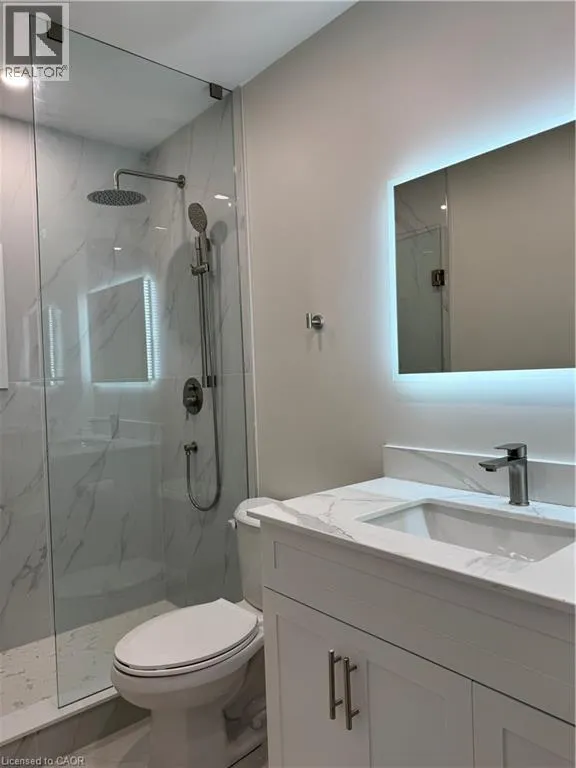 UPPER LEVEL: 87 PETER Street