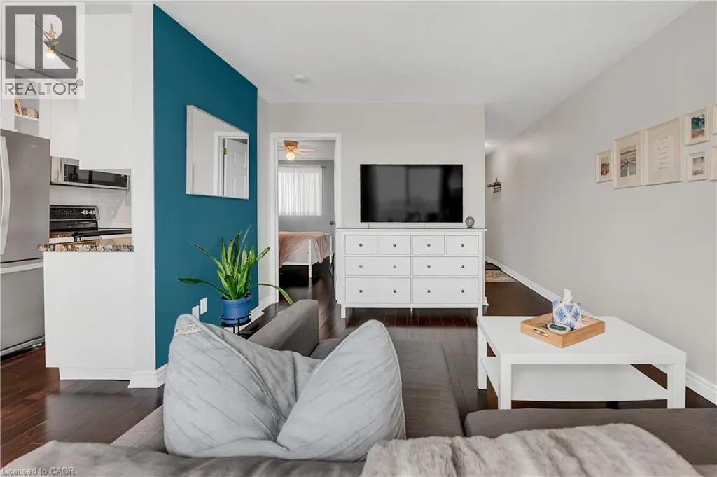 141 CATHARINE Street S Unit# 806, #806
