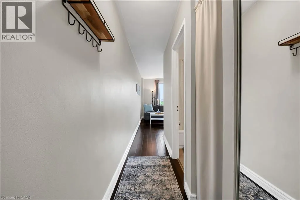 141 CATHARINE Street S Unit# 806, #806