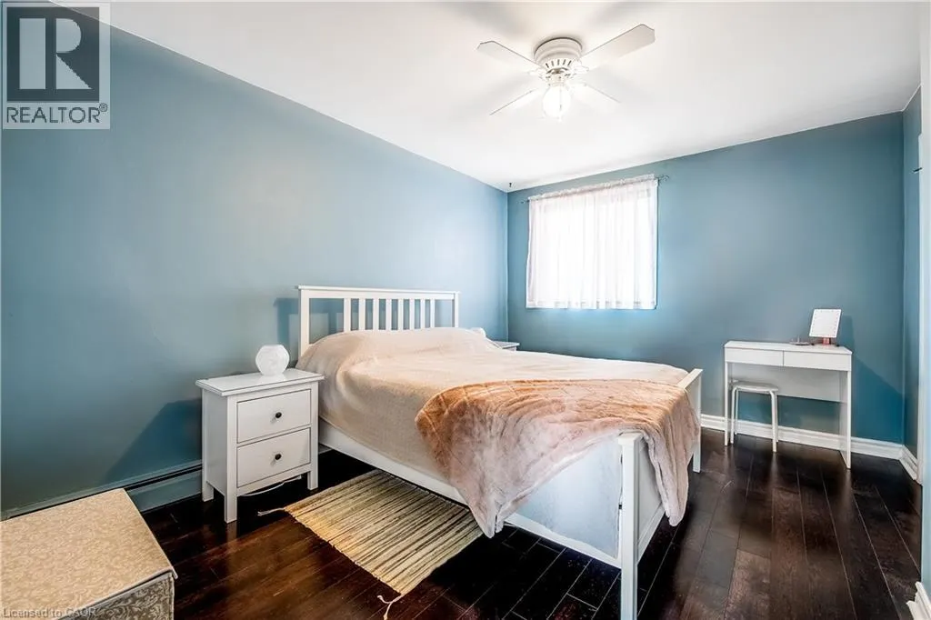 141 CATHARINE Street S Unit# 806, #806