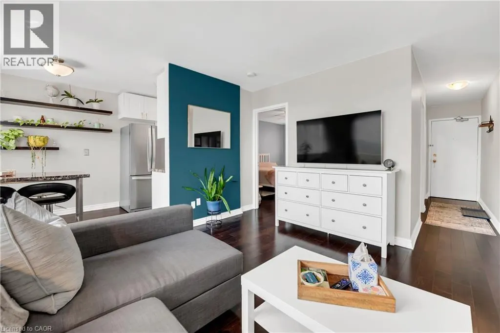 141 CATHARINE Street S Unit# 806, #806