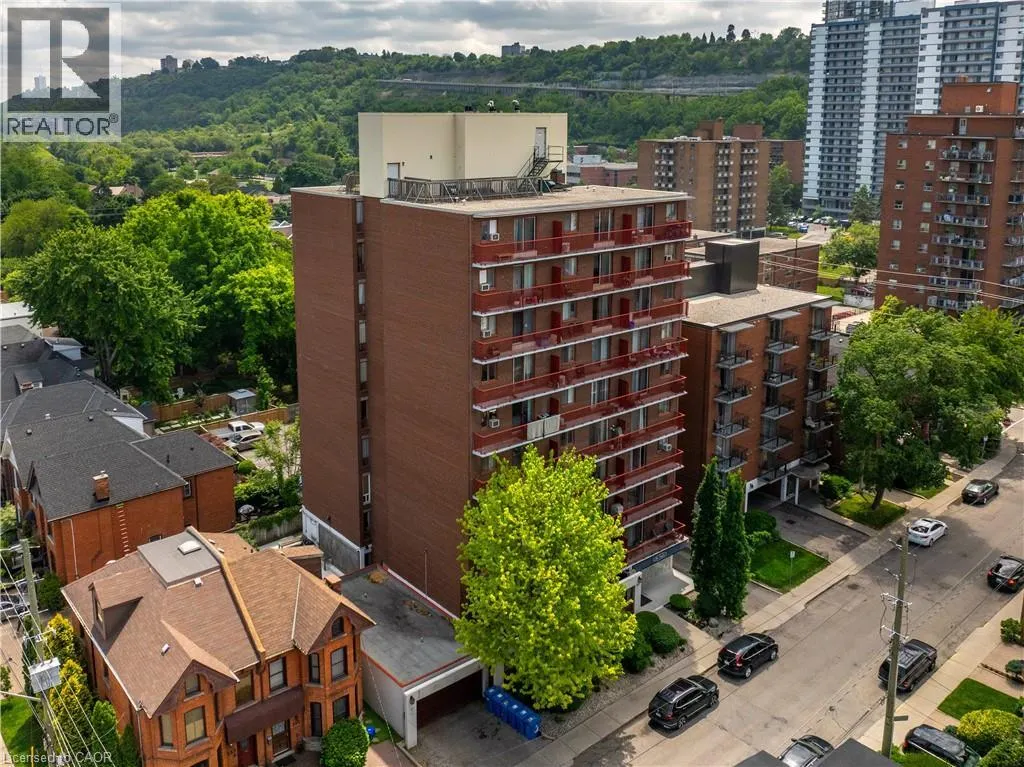 141 CATHARINE Street S Unit# 806, #806