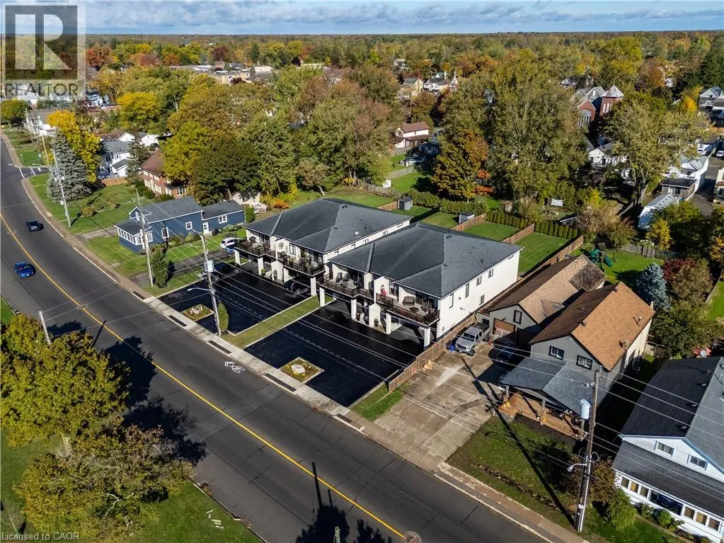 215 MAIN Street W