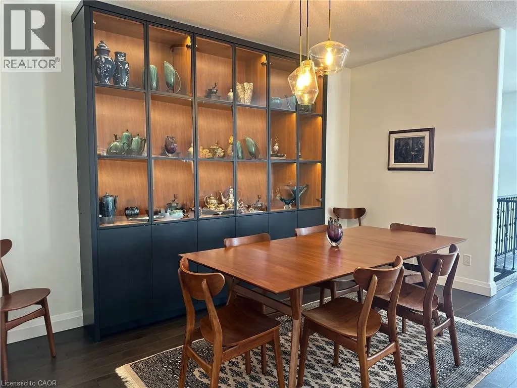 215 MAIN Street W