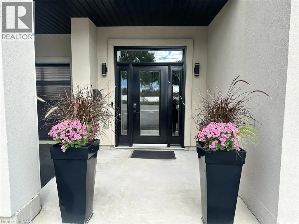 215 MAIN Street W