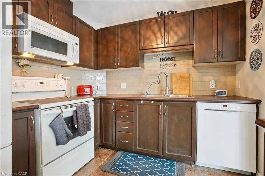4496 COMFORT Crescent