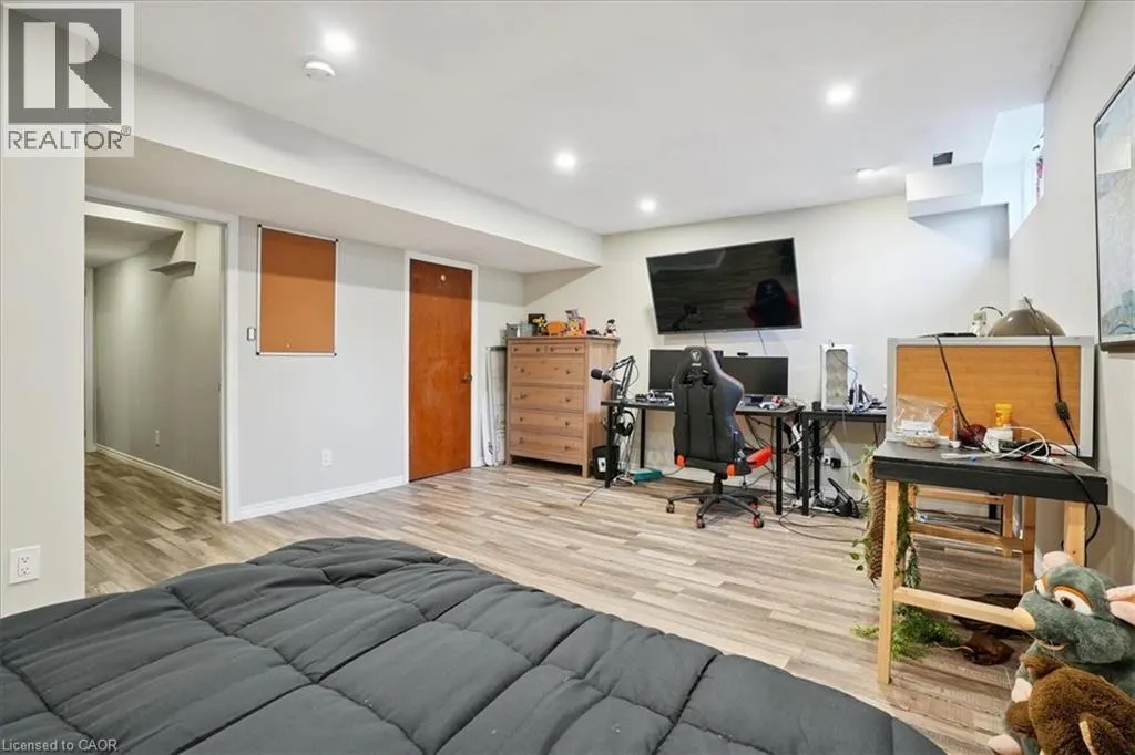 4496 COMFORT Crescent