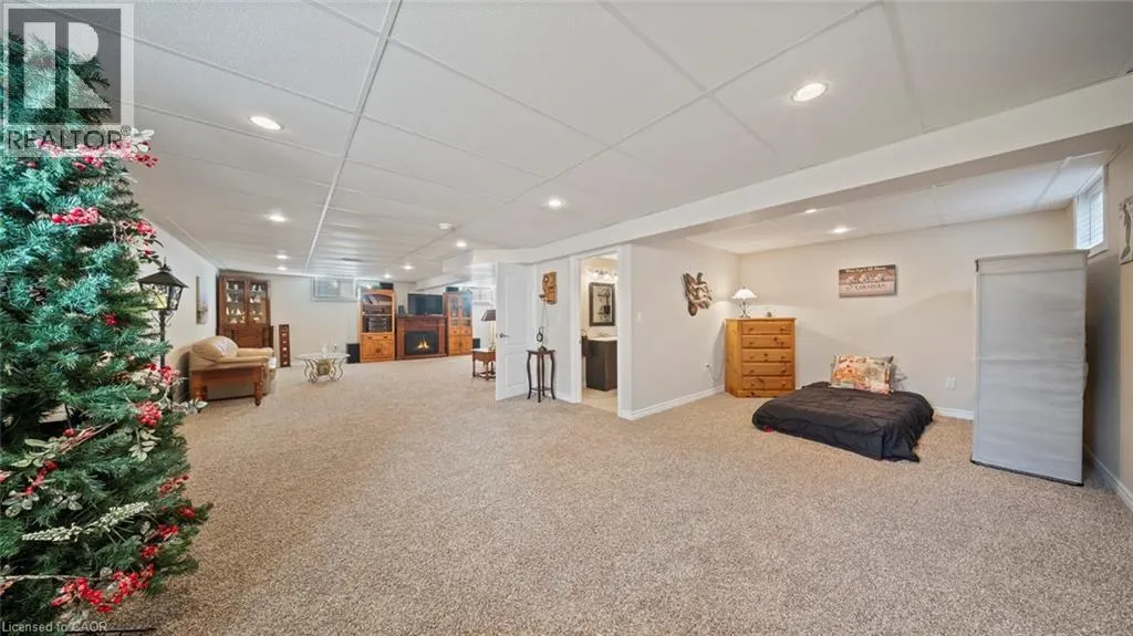 89 MANN Avenue