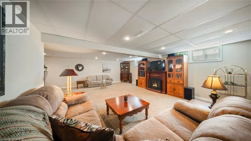 89 MANN Avenue